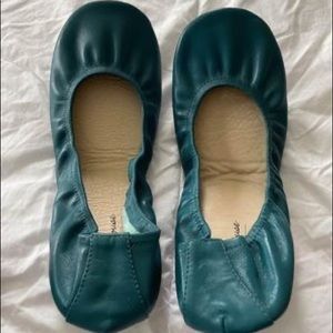 Woman’s Teal Stonehouse flats - size 10